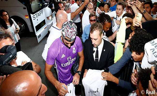 جماهير الريال في كندا مجنونة بكريم بنزيمة