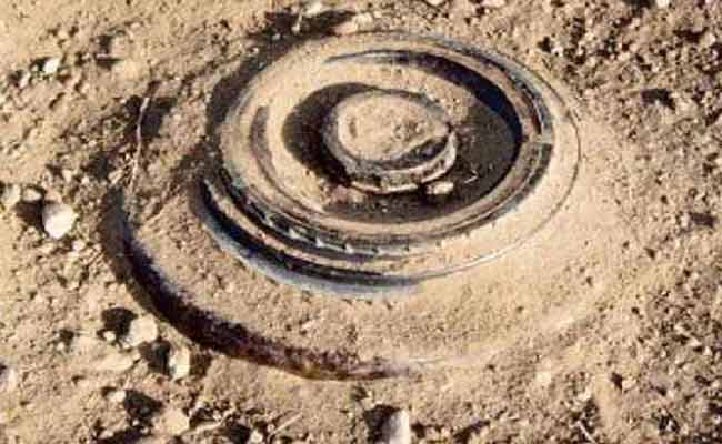 إصابة شيخ و ابنه في انفجار لغم في الشهبونية