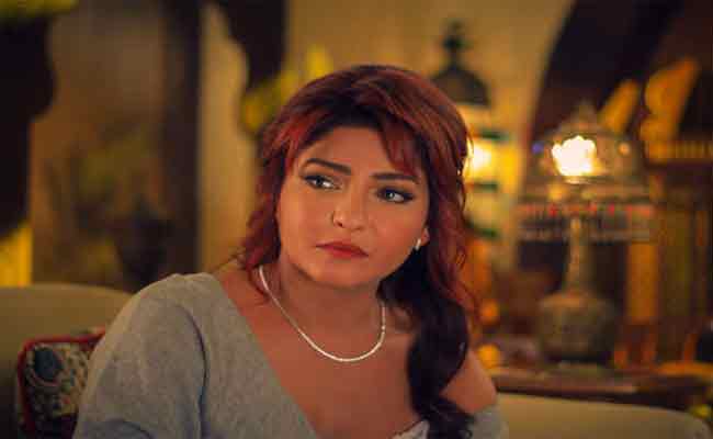 علا غانم تنجو من الموت رفقة أسرتها