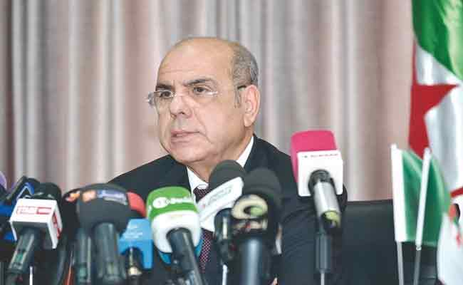 رئيس الفاف يطالب الأندية بفتح رأس مال