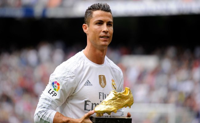 رونالدو مهدد بالغياب عن نهائي السوبر الأوروبي
