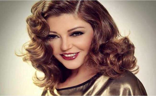 سميرة سعيد تصافح جمهور قرطاج بعد غياب