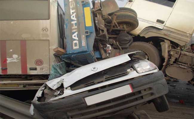 مصرع شخص و إصابة 17 آخرين في حادثة سير اليوم السبت في ولاية سطيف