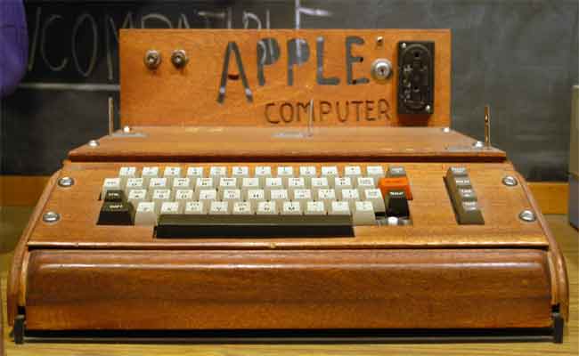 مزاد لحاسوب Apple 1 وصل إلى 500000 دولار