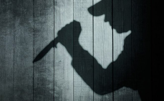 منحرف مهلوس يخلق هلعا و يطعن عون حماية مدنية بسيف في مدينة الوادي