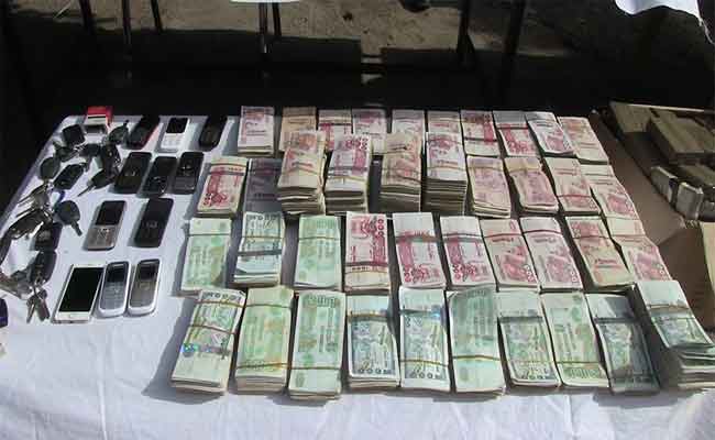 توقيف 3 أشخاص و احتجاز سيارة بها معدات لتزوير الأوراق النقدية بولاية غليزان