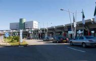 توقيف مسافر جزائري بحوزته مبالغ مالية معتبرة بالعملة الصعبة غير مصرح بها في مطار هواري بومدين الدولي