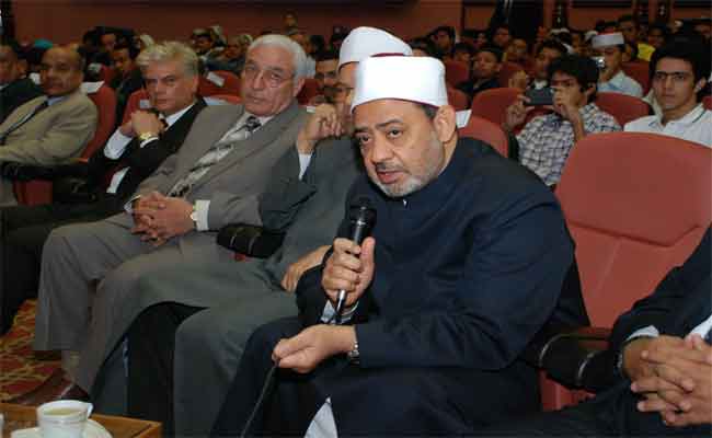 دعاة سعوديون يهاجمون الأزهر المصري بسبب