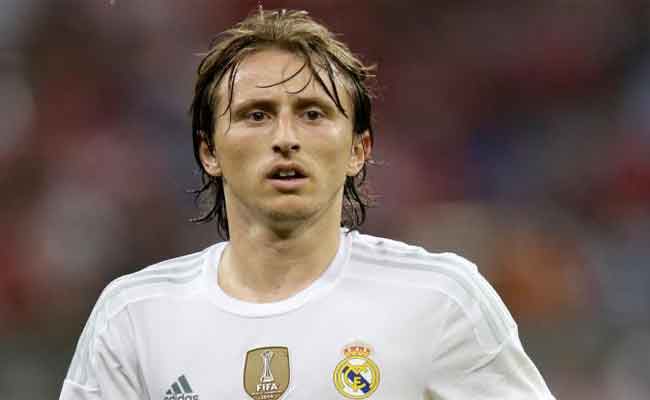 لوكا مودريتش يقرر الاعتزال في ريال مدريد
