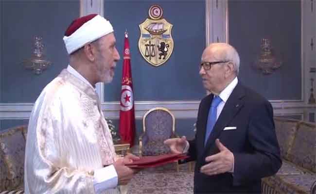 مفتي تونس في قلب الحدث بعد تحريمه