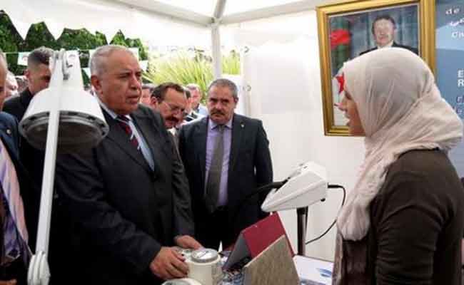 الغازي يقوم بزيارة عمل لولاية جيجل و يؤكد توفرها على مؤهلات بإمكانها إحداث مناصب شغل
