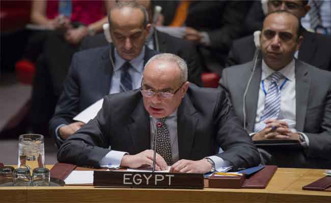 السيسي يعامل ملك البحرين كالمصريين، ويبيعه أراضي بشرم الشيخ