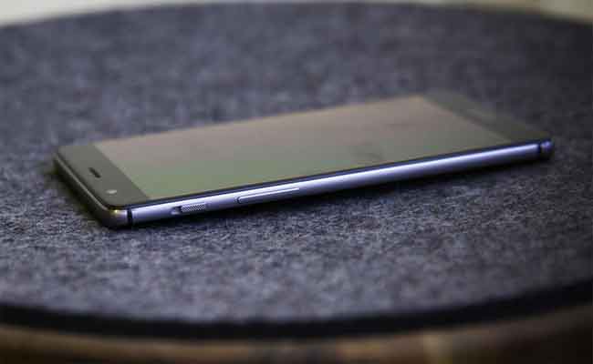 نسختين جديدتين للهاتف الذكي One Plus 3