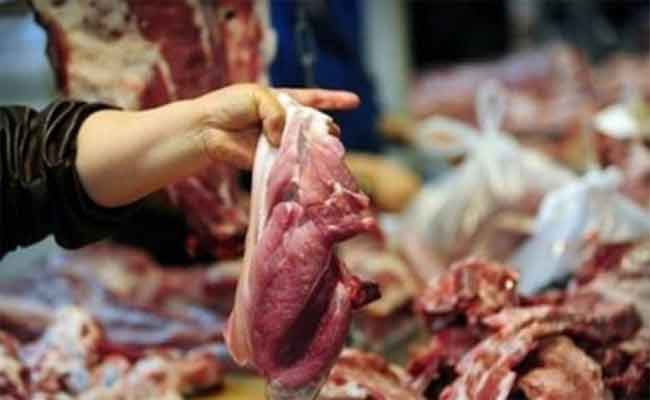 طباخ مطعم مؤسسة في ولاية خنشلة يفضح لحوما متعفنة موجهة للإستهلاك من طرف أكثر من 300 تلميذ