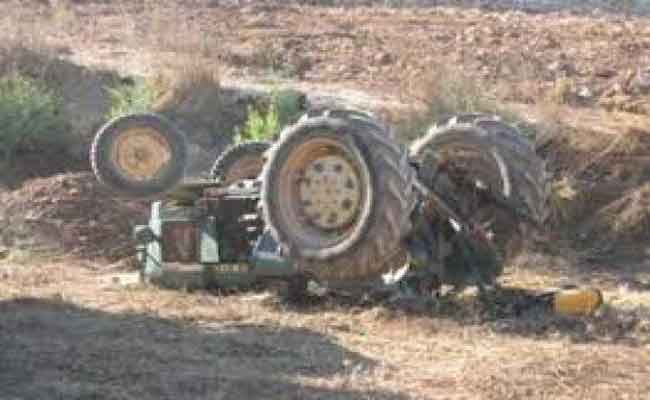 وفاة شخص بعد انقلاب جرار فلاحي كان يقود بولاية ميلة