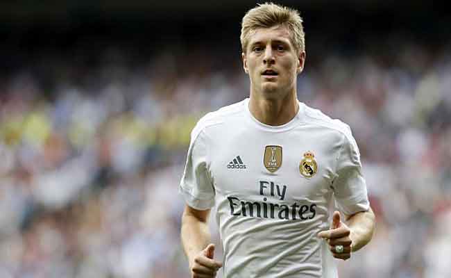 ريال مدريد يجدد عقد الألماني توني كروس