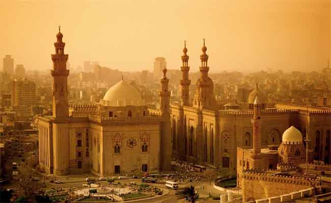 وزارة الأوقاف المصرية تواجه الدعوة للتظاهر بخطبة موحدة