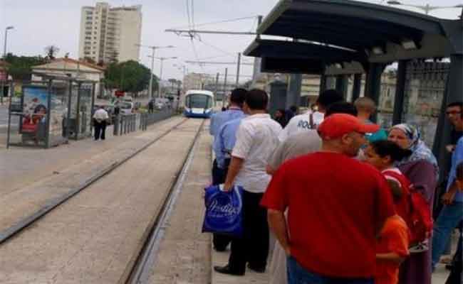 مواصلة عمال ترمواي الجزائر لإضرابهم أمام