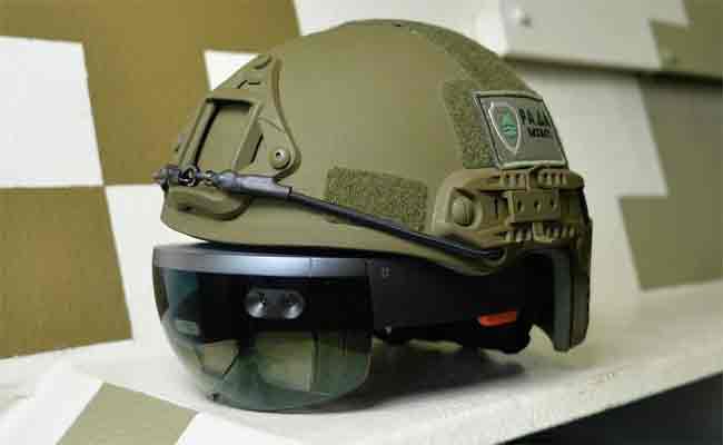 الجيش الأوكراني يزود سائقي دباباته بخوذات Hololens