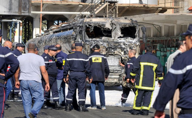 نشوب حريق مهول التهم مقر نفطال الجديد بالشلف مخلفا حالة من الهلع و الاختناق في أوساط الساكنة