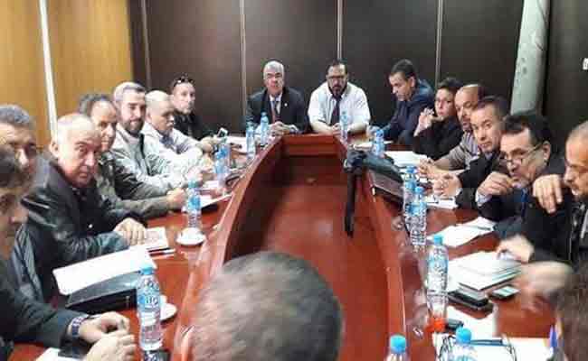 جبهة العدالة و التنمية و التكتل النقابي المستقل يصدران بيانا تحذيريا من عواقب تمرير مشروع قانون التقاعد