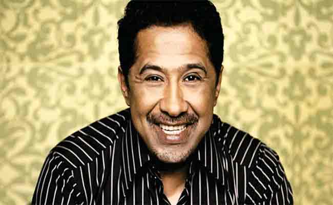 الشاب خالد يحيي حفلا غنائيا على هامش افتتاح سباق السيارات