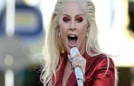 تفوز بجائزة أفضل مغنية في العالم Lady Gaga
