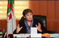بن غبريت تحمل أولياء التلاميذ مسؤولية ثقل المحفظة المدرسية