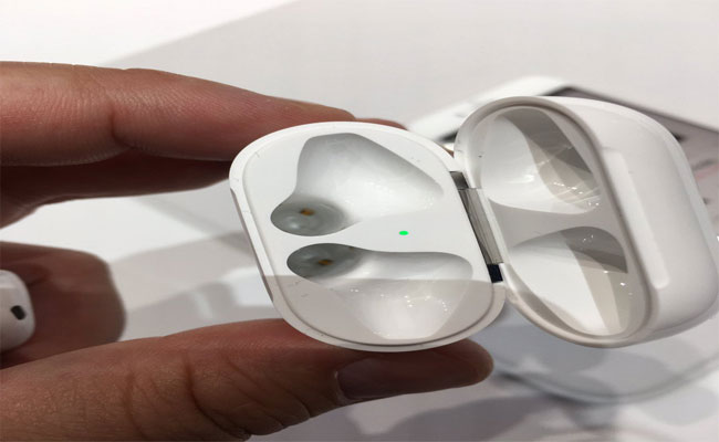 مشاكل ببطارية علب الشحن المخصصة للسماعات Airpods