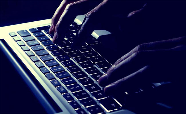 هاكر آخر متورط بقضية المشاهير العراة يتلقى عقوبة 5 سنوات من السجن