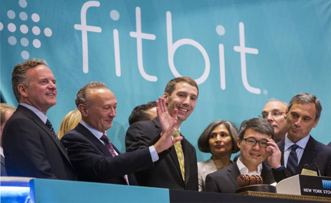 Fitbit على وشك الحصول على الشركة المصنعة للساعات المتصلة Pebble