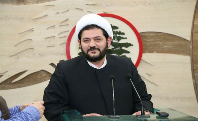 داعية شيعي: عار على حزب الله الوقوف بجانب طاغية
