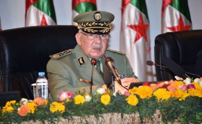 الفريق أحمد قايد صالح يقود زيارة عمل و تفتيش للأكاديمية العسكرية شرشال