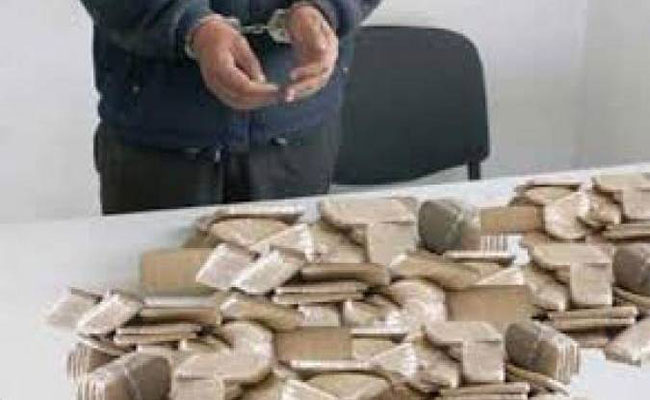 الجيش الوطني الشعبي و عناصر الدرك الوطني يوقف تاجري مخدرات بوهران و تلمسان
