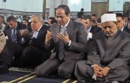 السيسي يستعمل الدين والأخلاق للحفاظ على شعبيته المتدهورة