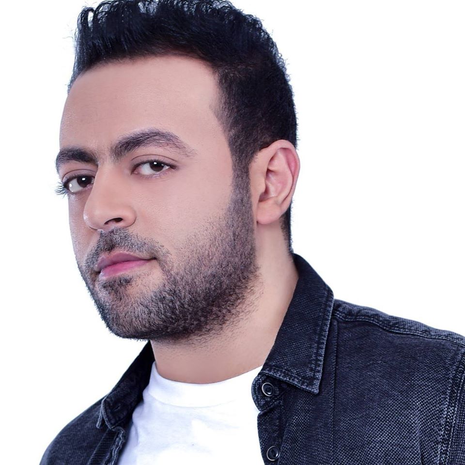 تامر عاشور يكشف النقاب عن
