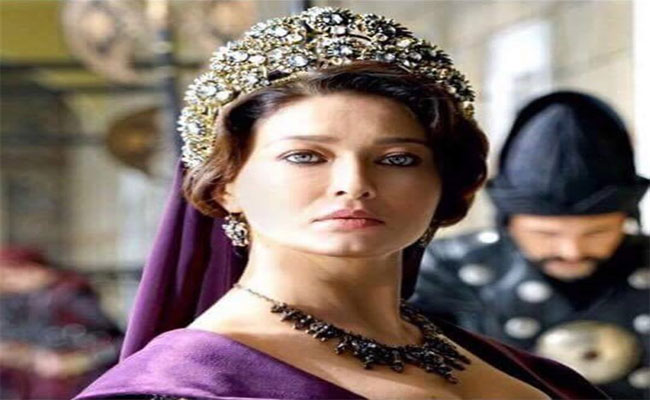 تكريم نورغول يشلشاي في دبي