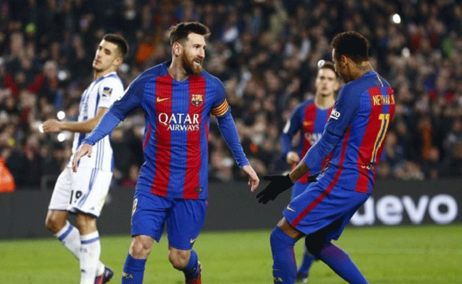 برشلونة يسحق سوسيداد ويعبر للنصف