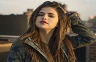 لأول مرة .. سيلينا كوميز تغني بالاسبانية