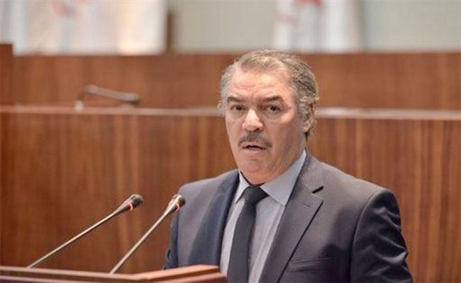 طاهر حجار يدعو الطلبة لتوخي الحذر لكون الجزائر