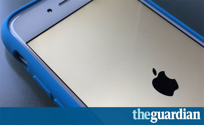رسالة عبر iMessage تعطل أي هاتف أي فون عن العمل لعدة دقائق