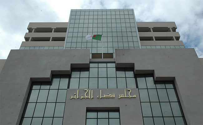 إدانة تاجر عملة متهم بتموين الجماعات المسلحة و الإشادة بالأعمال الإرهابية بالعاصمة
