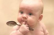 أطعمي رضيعك هذه الأغذية عند بلوغه 9 أشهر
