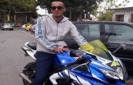 تدخل لفك شجار بين أصدقائه حول بدلة رياضية لترديه طعنة سكين غادرة قتيلا