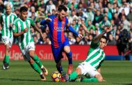 عيسى ماندي يتألق أمام  برشلونة