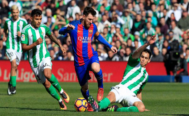 عيسى ماندي يتألق أمام برشلونة