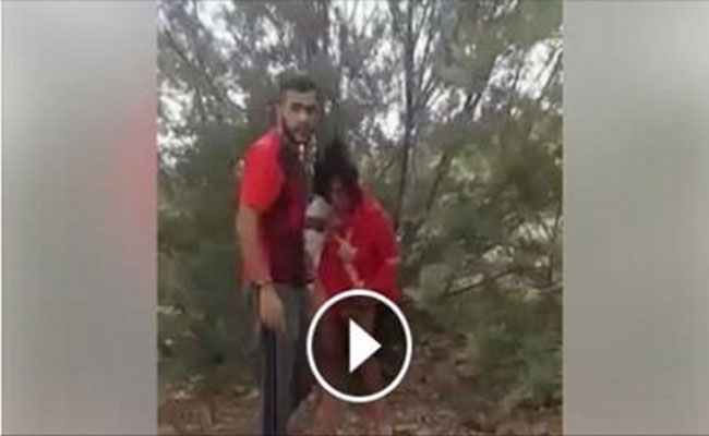 تسليم مصورة الفيديو الجنسي بتيارات لنفسها !