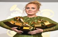 أديل تنتزع 5 جوائزغرامي وتكسر واحدة من أجل عيون بيونسيه