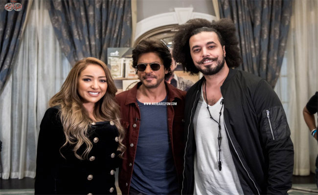 شاروخان يجمع بين عبد الفتاح الجريني و جميلة في