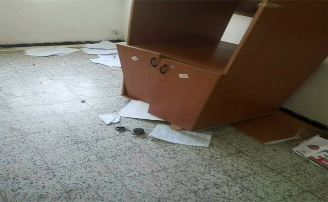 الاعتداء على أساتذة كانوا في طور تشكيل فرع نقابي في كلية العلوم السياسية بجامعة الجزائر